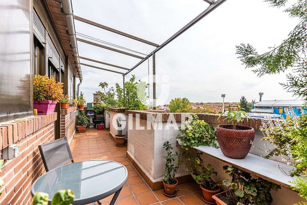 Foto 2 de Ático en venta en Aluche de 5 habitaciones con terraza y aire acondicionado