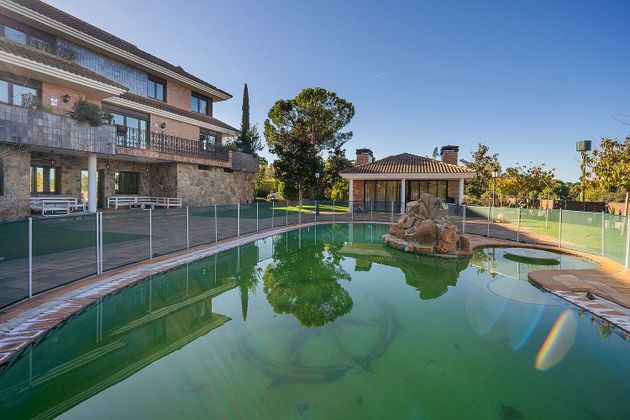 Foto 1 de Xalet en venda a Zona Pueblo de 6 habitacions amb terrassa i piscina