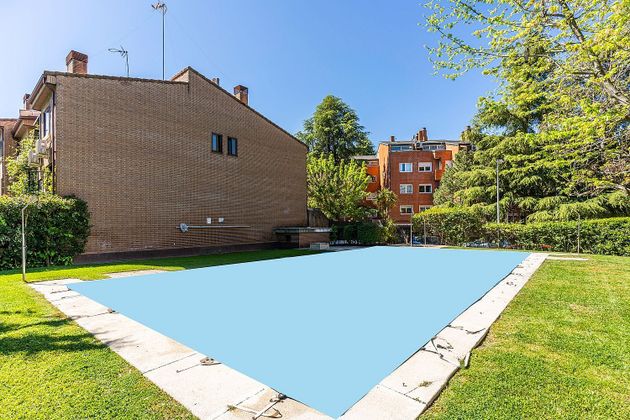 Foto 1 de Casa en venda a calle De Miguel Hernández de 4 habitacions amb terrassa i piscina
