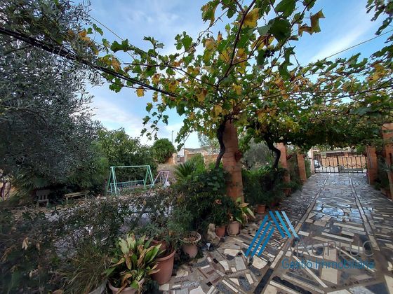 Foto 1 de Xalet en venda a Torrelles de Foix de 3 habitacions amb terrassa i jardí