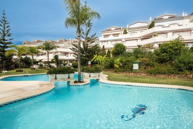 Foto 2 de Ático en venta en Elviria de 3 habitaciones con terraza y piscina