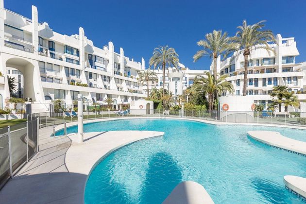 Foto 2 de Dúplex en venda a Playa de la Fontanilla de 3 habitacions amb terrassa i piscina