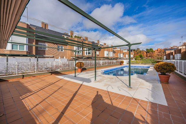 Foto 2 de Casa adossada en venda a Salvador de 4 habitacions amb terrassa i piscina