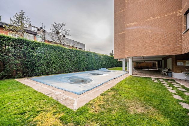 Foto 1 de Venta de piso en Bernabéu - Hispanoamérica de 5 habitaciones con piscina y garaje