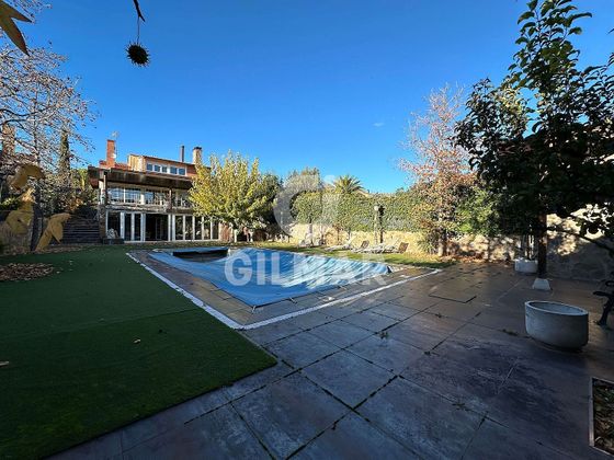 Foto 2 de Chalet en venta en Rivas Urbanizaciones de 6 habitaciones con terraza y piscina