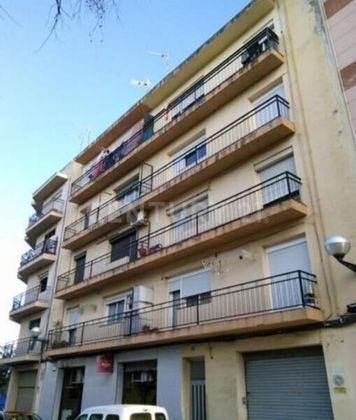Foto 1 de Venta de piso en calle Del Comte de Sicart de 3 habitaciones con terraza y balcón