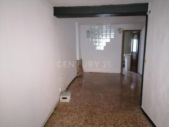Foto 2 de Casa en venta en calle De la Trinitat de 2 habitaciones y 129 m²