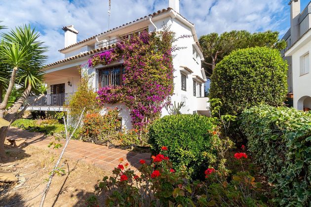Foto 1 de Casa en venda a calle Illa de Creta de 5 habitacions amb terrassa i garatge