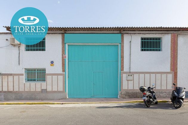 Foto 2 de Nau en venda a Polígonos - Recinto Ferial Cortijo de Torres de 334 m²