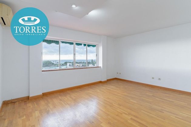 Foto 2 de Dúplex en venda a Centro - Torremolinos de 3 habitacions amb terrassa i aire acondicionat