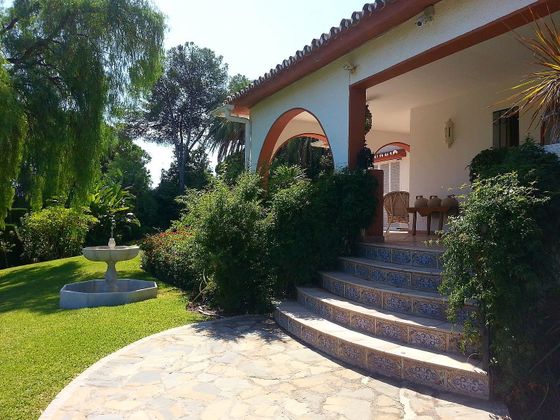 Foto 2 de Alquiler de chalet en Los Naranjos - Las Brisas de 4 habitaciones con terraza y piscina