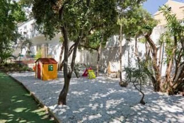 Foto 2 de Casa adossada en lloguer a calle Pintor Navarrete de 2 habitacions amb terrassa i jardí