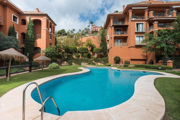 Foto 1 de Piso en venta en calle Halcon Maltes de 3 habitaciones con terraza y piscina
