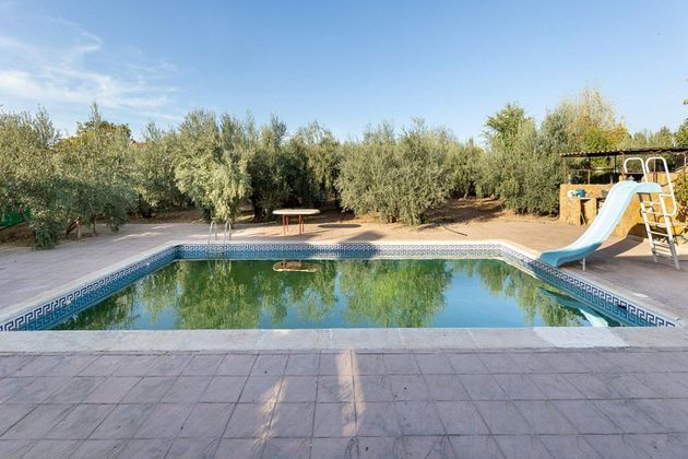 Foto 2 de Xalet en venda a Atarfe de 5 habitacions amb terrassa i piscina