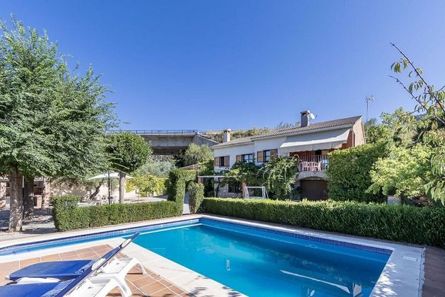 Foto 1 de Xalet en venda a Huétor de Santillán de 4 habitacions amb terrassa i piscina