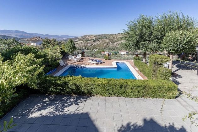 Foto 2 de Chalet en venta en Huétor de Santillán de 4 habitaciones con terraza y piscina