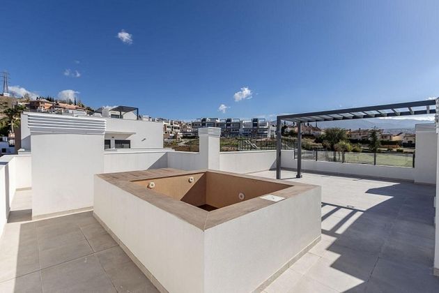 Foto 2 de Pis en lloguer a Huétor Vega de 4 habitacions amb terrassa i piscina