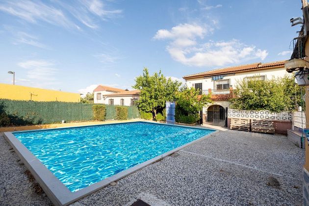 Foto 1 de Xalet en venda a Cúllar Vega de 4 habitacions amb terrassa i piscina