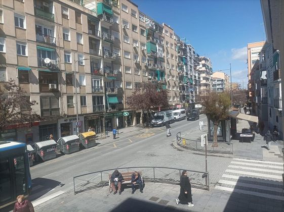 Foto 1 de Pis en lloguer a avenida De Dílar de 3 habitacions amb terrassa i balcó