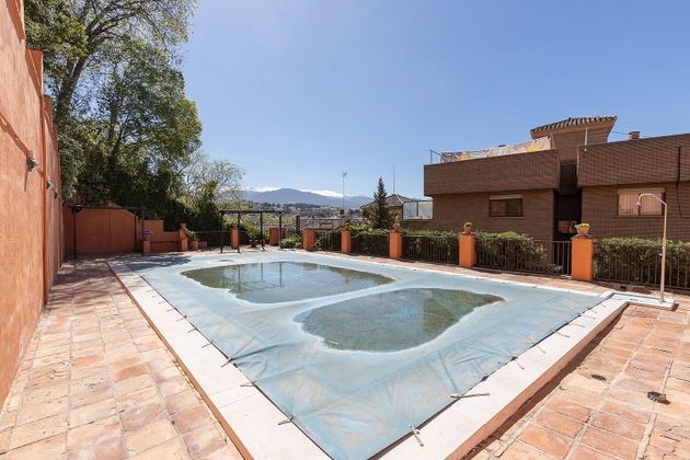 Foto 2 de Piso en venta en calle Escoriaza de 1 habitación con terraza y piscina