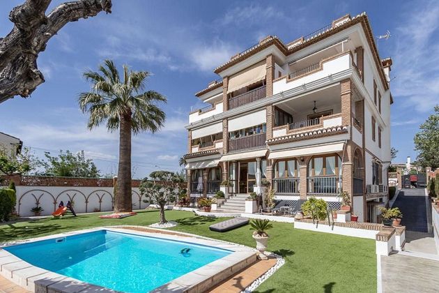 Foto 2 de Xalet en venda a Huétor Vega de 14 habitacions amb terrassa i piscina