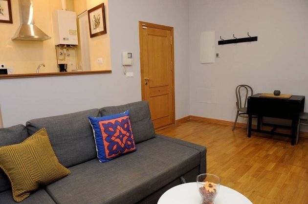 Foto 2 de Pis en venda a calle Bailén de 1 habitació amb mobles i aire acondicionat