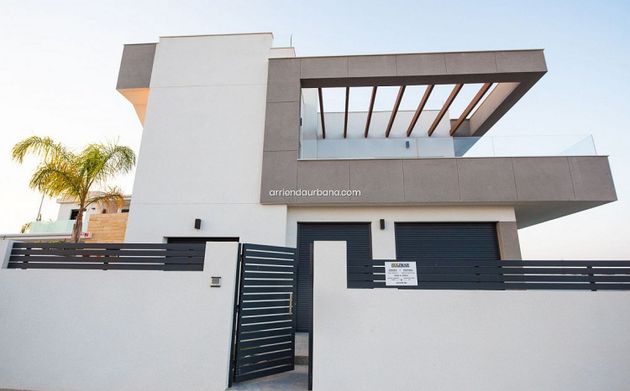 Foto 2 de Casa en venta en Montesinos (Los) de 3 habitaciones con balcón y aire acondicionado