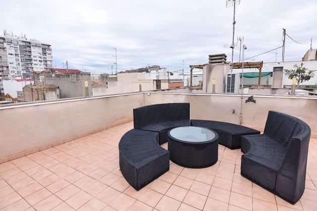 Foto 2 de Àtic en lloguer a calle Cánovas del Castillo de 3 habitacions amb terrassa i garatge