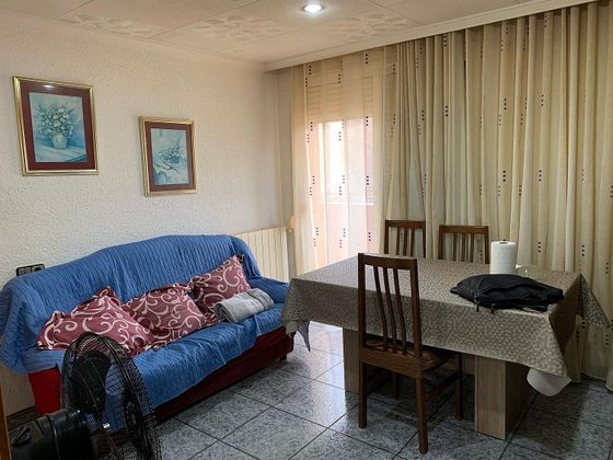 Foto 2 de Venta de piso en El Besós i el Maresme de 3 habitaciones con calefacción