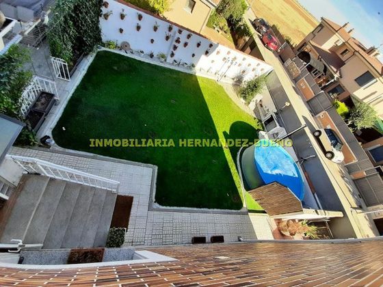 Foto 2 de Xalet en venda a Vellés (La) de 4 habitacions amb terrassa i piscina