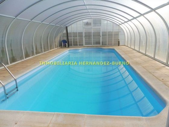Foto 2 de Xalet en venda a Villares de la Reina de 4 habitacions amb piscina i garatge