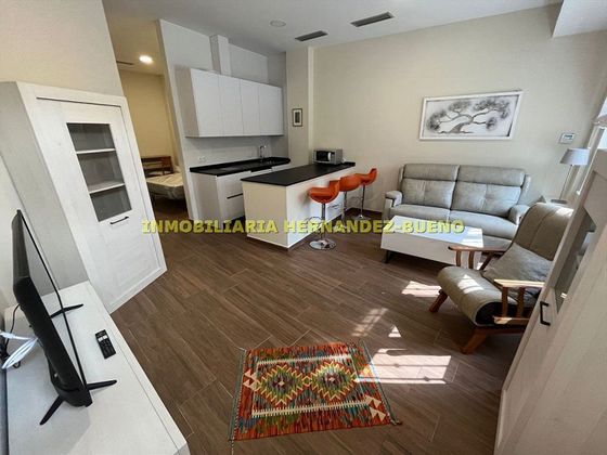 Foto 1 de Piso en alquiler en Universidad - Dominicos de 1 habitación con muebles y aire acondicionado