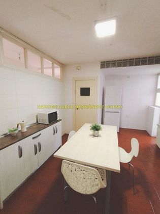 Foto 1 de Alquiler de piso en Centro - Salamanca de 5 habitaciones con terraza y calefacción