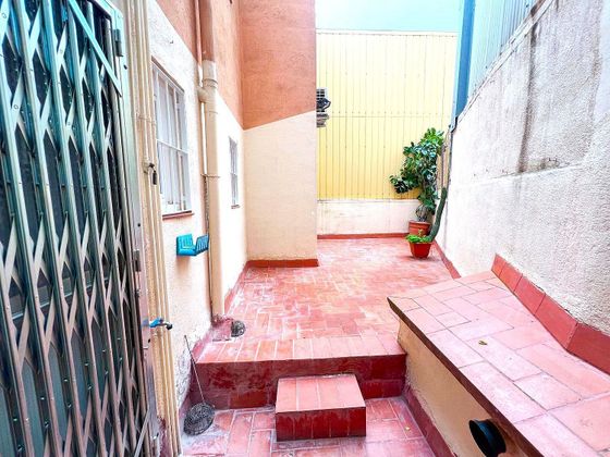 Foto 1 de Pis en venda a El Poble Sec - Parc de Montjuïc de 5 habitacions amb terrassa i balcó