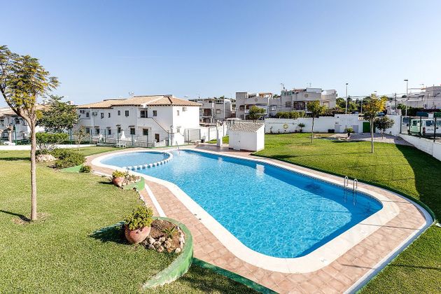 Foto 1 de Casa en venda a urbanización Lago Jardín M Sec D de 2 habitacions amb terrassa i piscina