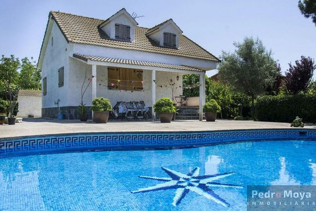 Foto 1 de Chalet en venta en Alguaire de 4 habitaciones con terraza y piscina