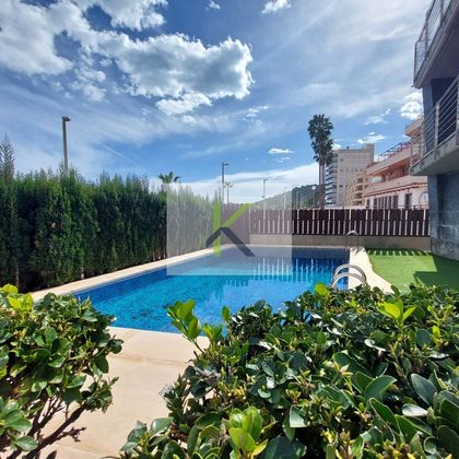 Foto 2 de Pis en venda a Zona Playa de la Concha de 2 habitacions amb terrassa i piscina
