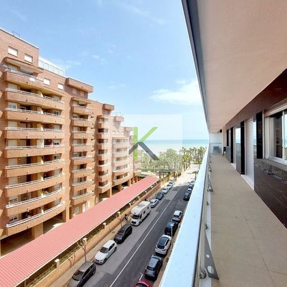 Foto 2 de Pis en venda a Marina d'Or de 4 habitacions amb terrassa i piscina