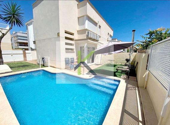 Foto 2 de Casa adosada en venta en Zona Playa Morro de Gos de 3 habitaciones con terraza y jardín