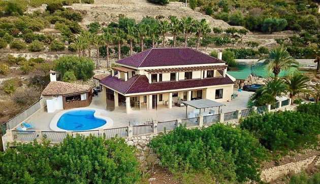 Foto 1 de Casa rural en venda a Callosa d´En Sarrià de 5 habitacions amb terrassa i piscina