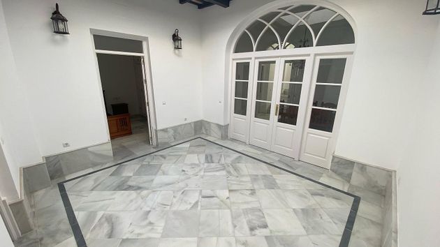 Foto 1 de Casa en venda a La Pastora - La Estación de 5 habitacions amb terrassa i balcó