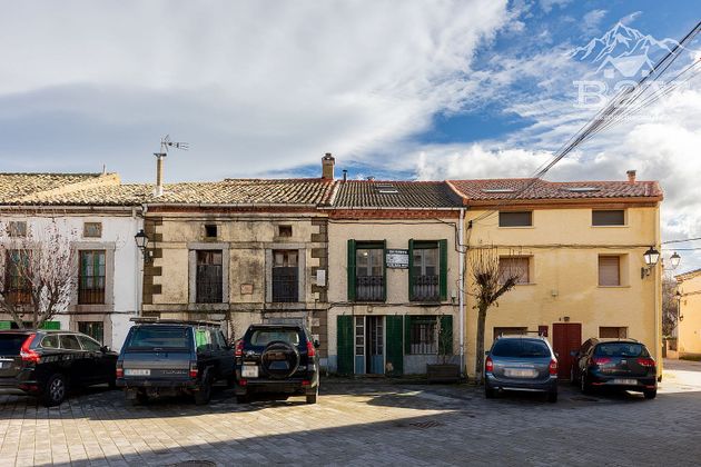 Foto 2 de Casa adossada en venda a Alameda del Valle de 3 habitacions amb balcó