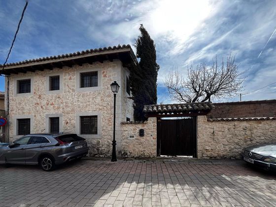 Foto 2 de Casa adossada en venda a calle De la Taberna de 3 habitacions amb jardí i calefacció