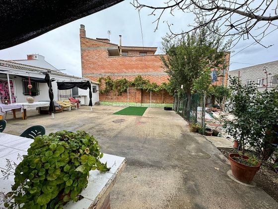 Foto 1 de Chalet en venta en Alguaire de 2 habitaciones con terraza y jardín