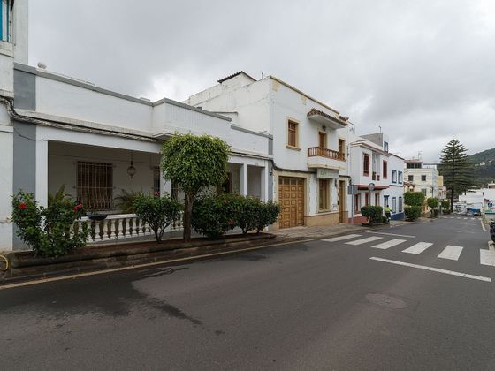 Foto 2 de Casa en venda a paseo González Díaz de 10 habitacions amb terrassa i balcó