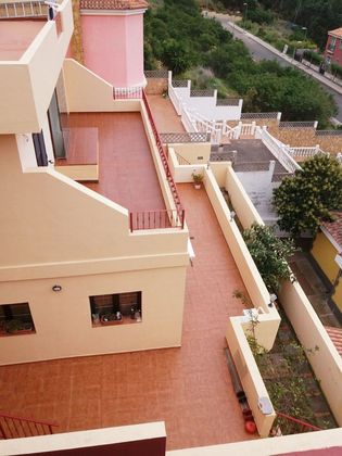 Foto 2 de Casa adossada en venda a calle Silva de 4 habitacions amb terrassa i aire acondicionat