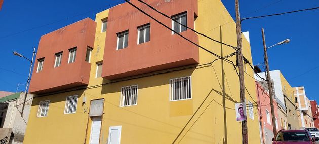 Foto 1 de Venta de piso en calle Guadiana de 2 habitaciones con terraza