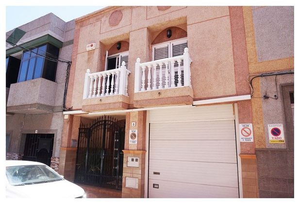 Foto 1 de Casa rural en venda a calle La Palma de 4 habitacions amb terrassa i garatge