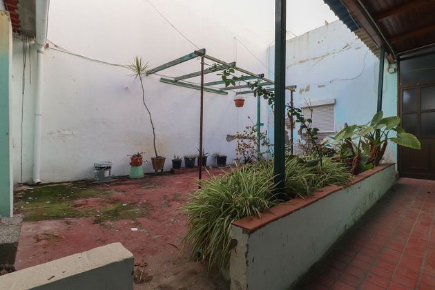 Foto 1 de Casa rural en venda a calle De Los Leones de 5 habitacions amb garatge