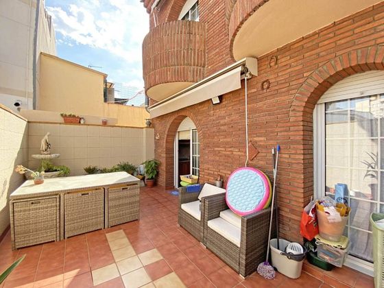 Foto 1 de Casa en venda a Can Feu - Can Gambús - Hostafrancs de 4 habitacions amb terrassa i garatge